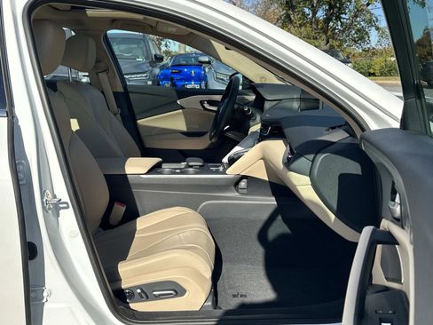 Certified 2025 Acura TLX w/ Technology Package image 14