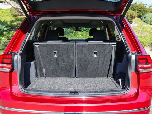 Used 2018 Volkswagen Atlas SEL w/ R-Line Package image 33