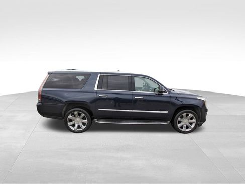 Used 2017 Cadillac Escalade ESV Luxury image 5