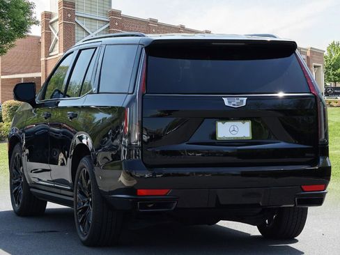 Used 2022 Cadillac Escalade Sport Platinum w/ LPO, ONYX Package image 7