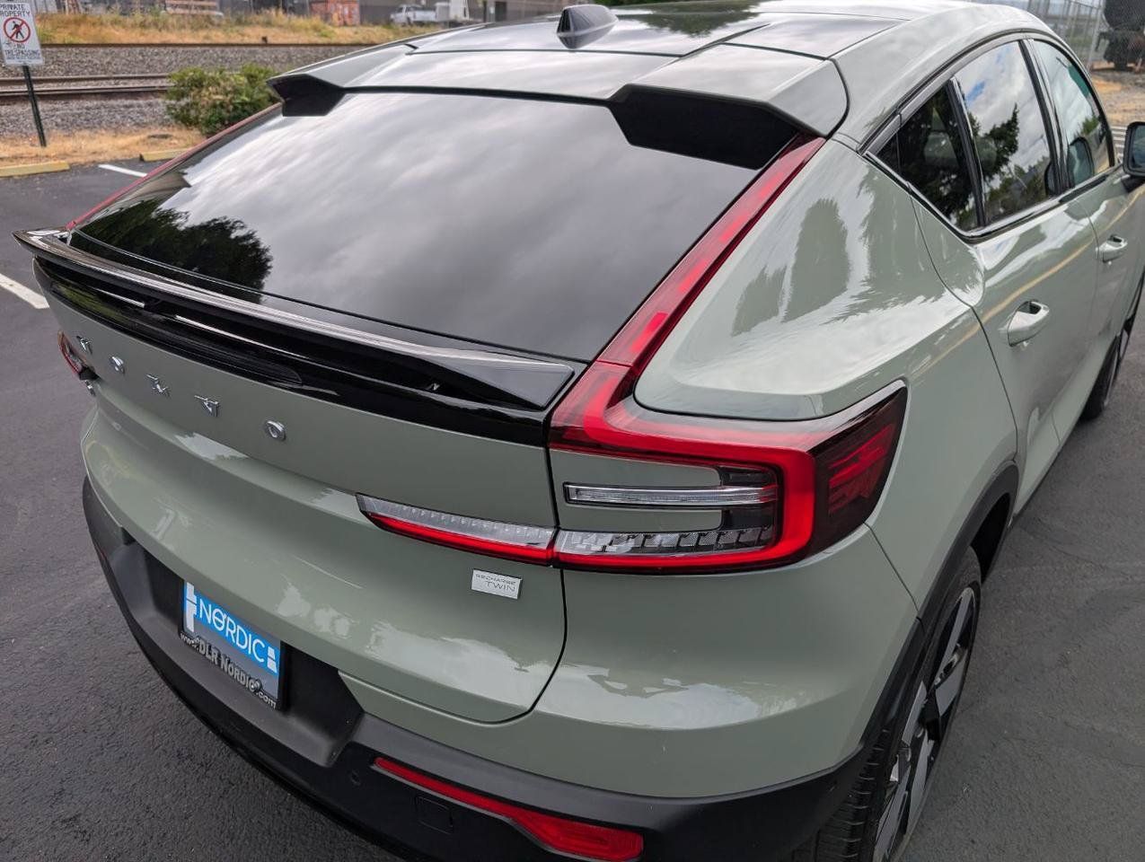 Used 2023 Volvo C40 P8 Recharge Ultimate w/ Protection Package Premier AWD/4WD image 25