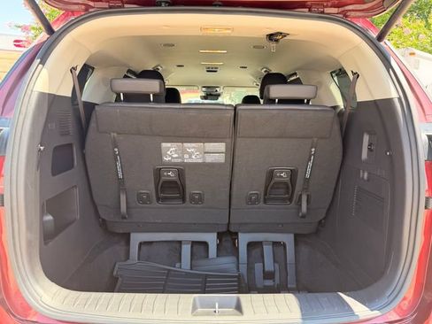 Certified 2024 Kia Carnival EX FWD image 11