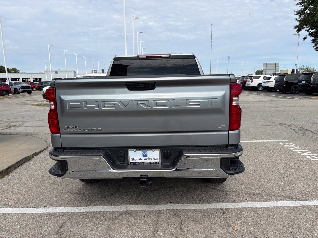 Used 2025 Chevrolet Silverado 1500 LT AWD/4WD image 4