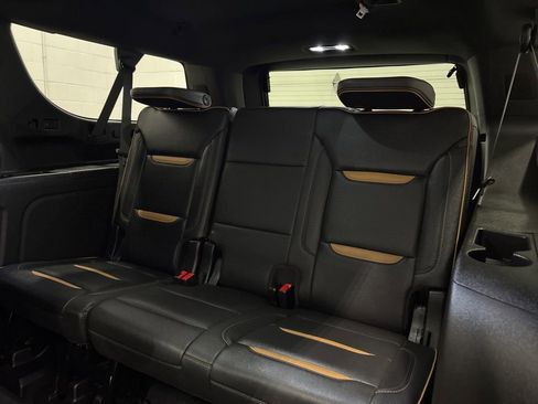 Used 2023 GMC Yukon XL AT4 w/ Technology Package image 33
