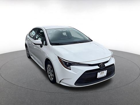 Used 2025 Toyota Corolla LE image 1