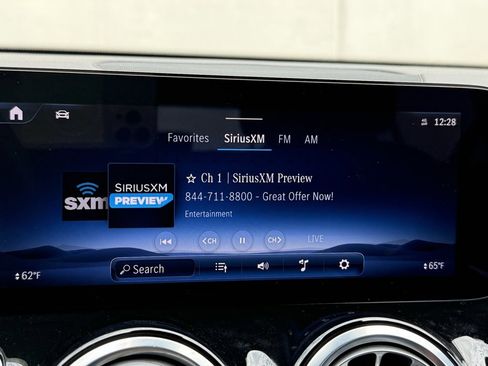 Used 2024 Mercedes-Benz GLB 250 image 10