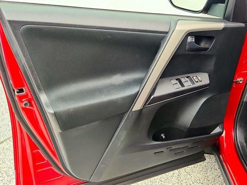 Used 2018 Toyota RAV4 LE w/ All Weather Liner Package AWD/4WD image 10