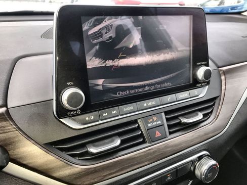 Used 2023 Nissan Altima 2.5 SV image 17