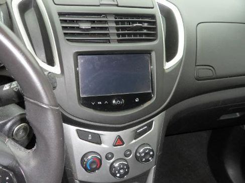 Used 2016 Chevrolet Trax LT w/ LT Convenience Package image 21