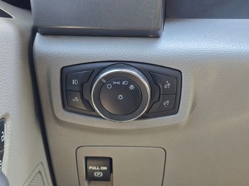 Used 2020 Ford F150 XLT image 33