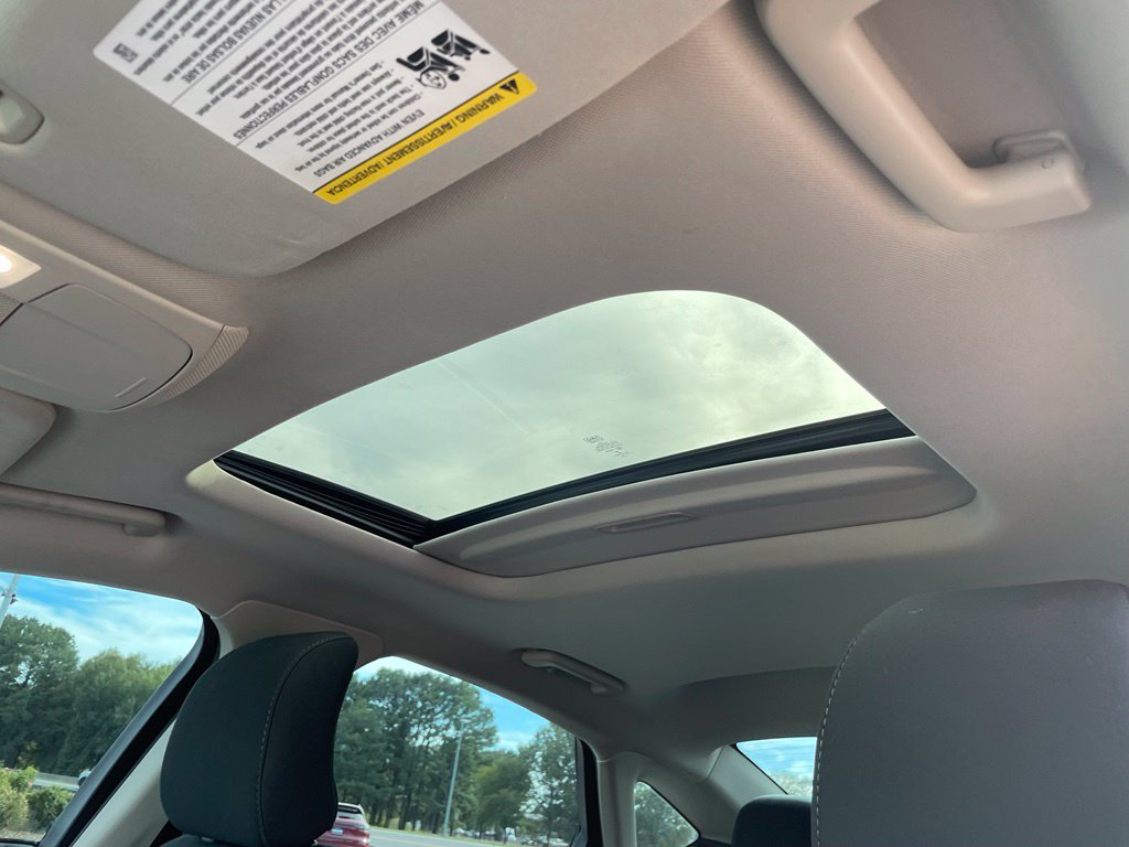 Used 2019 Ford Fusion SE FWD image 24