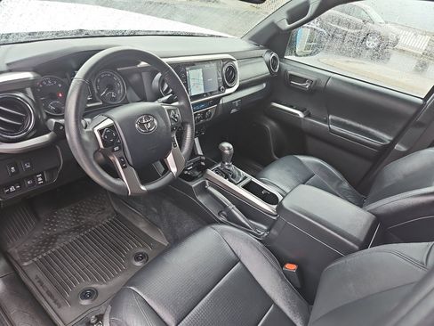 Used 2023 Toyota Tacoma Limited w/ Black Out Package (TMS) image 12