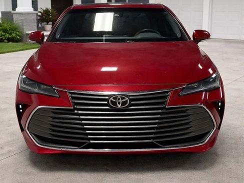 Used 2019 Toyota Avalon XSE image 1