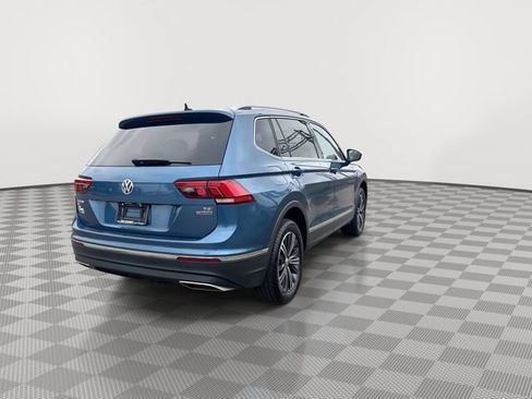 Used 2018 Volkswagen Tiguan SEL AWD/4WD image 11
