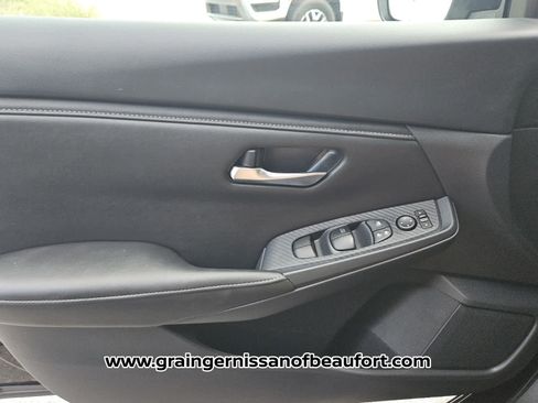 Used 2025 Nissan Sentra SV FWD image 16