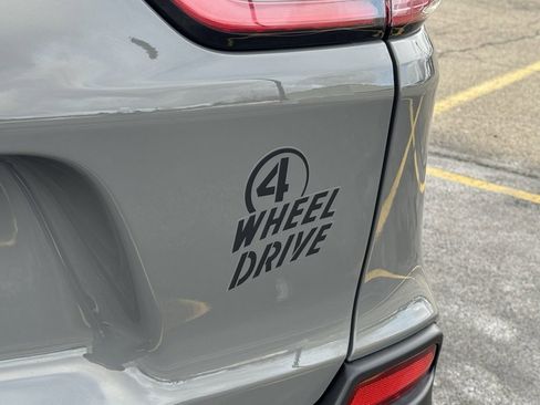 Used 2022 Jeep Cherokee Latitude image 29