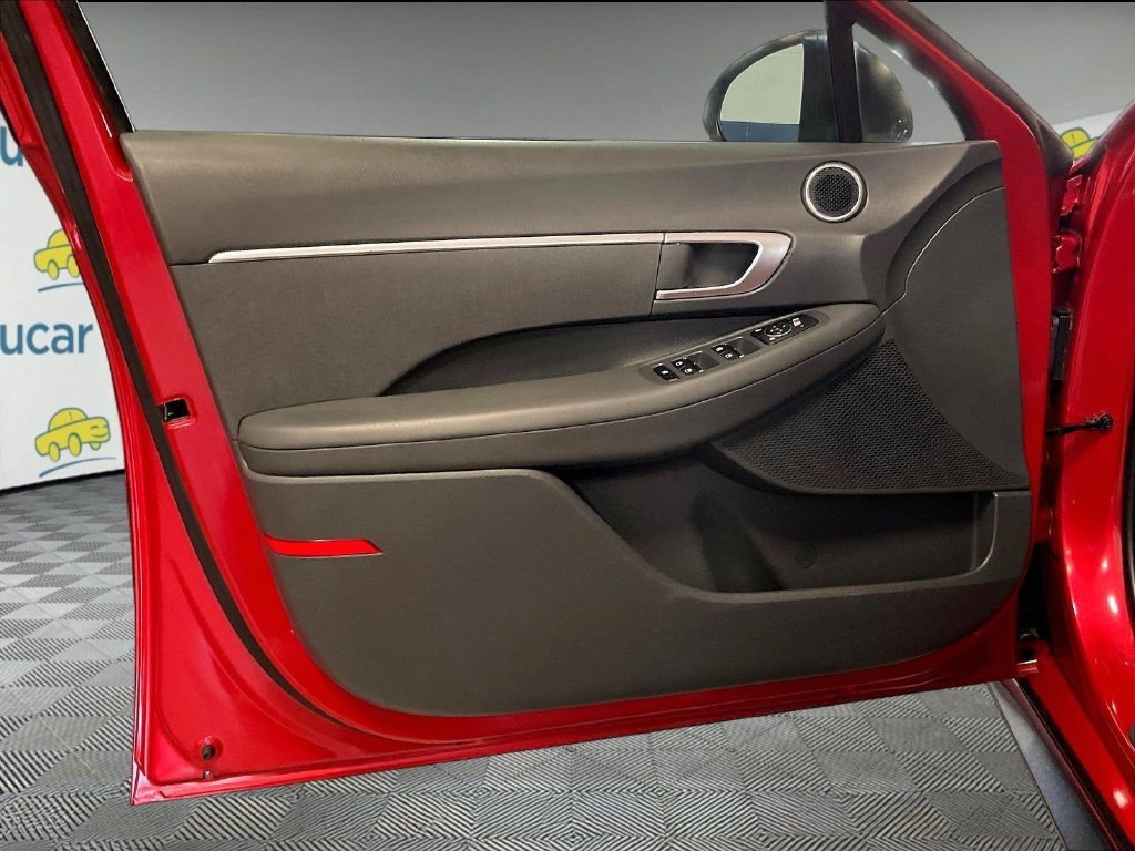 Used 2022 Hyundai Sonata SE w/ Cargo Package FWD image 9