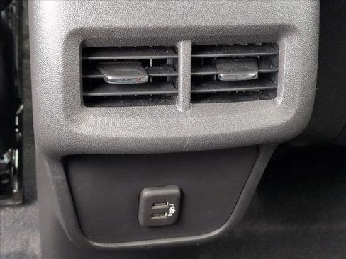 Used 2021 Chevrolet Equinox LT FWD image 16