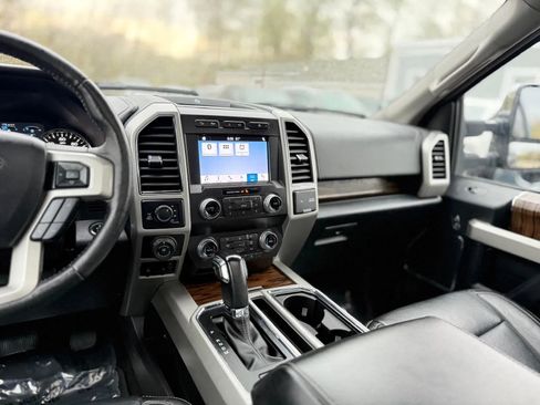 Used 2019 Ford F150 Lariat w/ Equipment Group 502A Luxury AWD/4WD image 21
