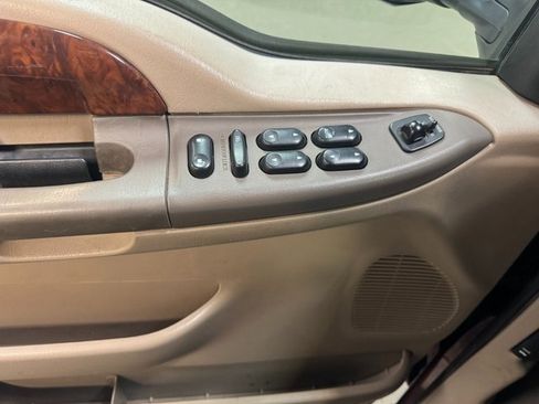 Used 2004 Ford F350 Lariat image 17