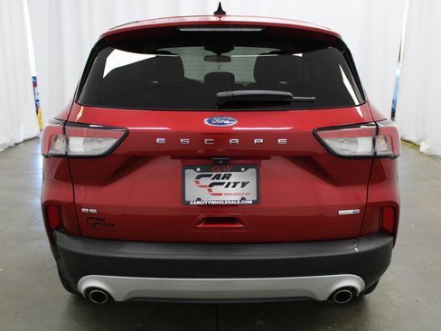 Used 2020 Ford Escape SE image 7