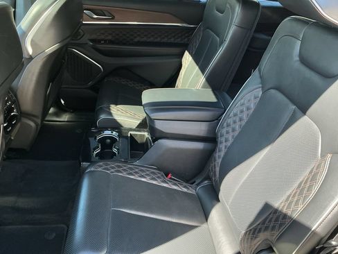 Used 2021 Jeep Grand Cherokee L Summit w/ Advanced Protech Group IV AWD/4WD image 17
