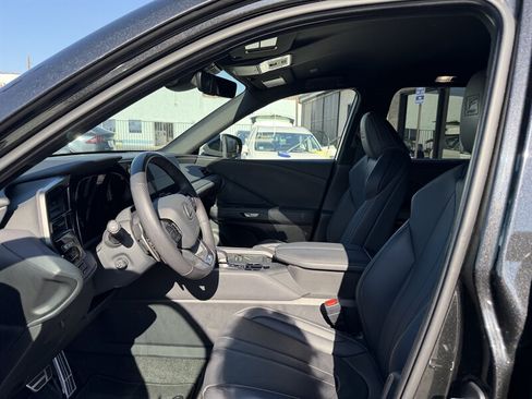 Used 2026 Lexus TX 500h AWD w/ Technology Package image 17