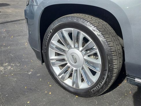 Used 2019 Cadillac Escalade Platinum image 6