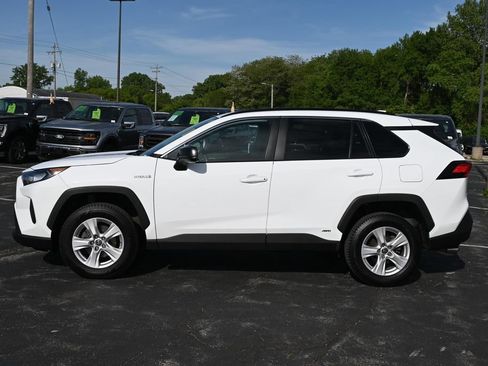 Used 2021 Toyota RAV4 LE AWD/4WD image 4