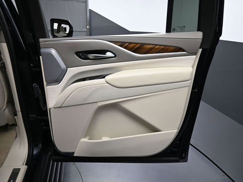 Used 2023 Cadillac Escalade ESV Premium Luxury Platinum w/ LPO, Radiant Package AWD/4WD image 29