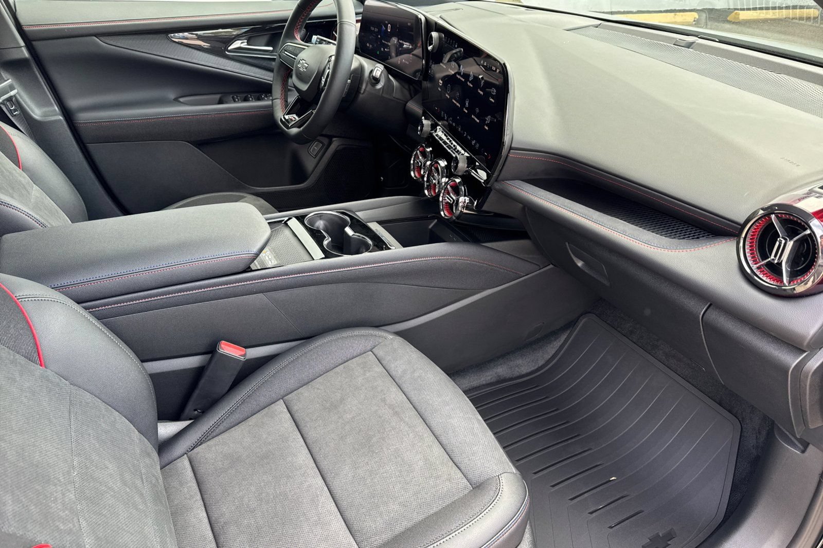 New 2025 Chevrolet Blazer EV RS AWD/4WD image 16