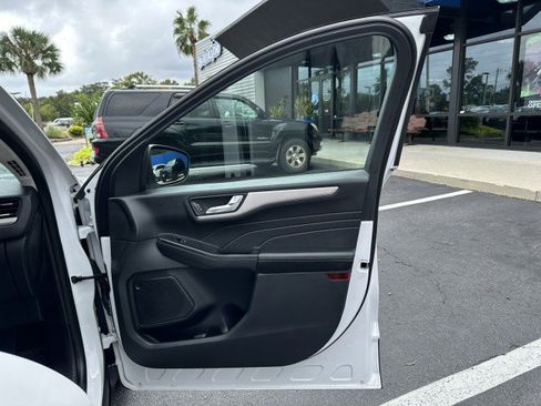 Used 2022 Ford Escape SEL image 38