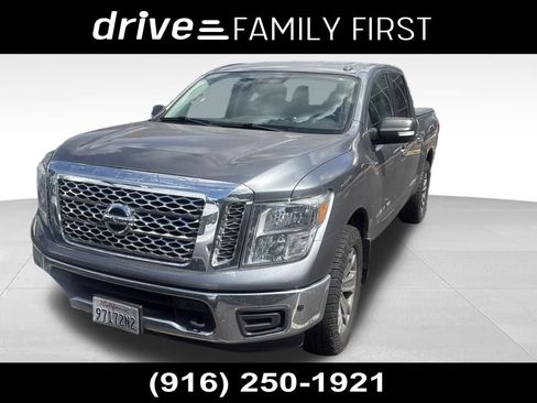 Used 2018 Nissan Titan SV w/ SV Convenience Package AWD/4WD image 1