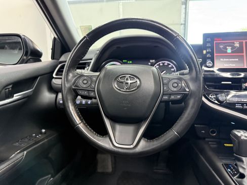 Used 2023 Toyota Camry XSE FWD image 13