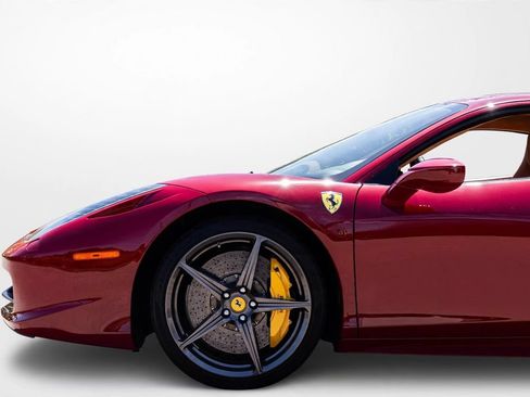 Used 2013 Ferrari 458 Italia Coupe RWD image 27