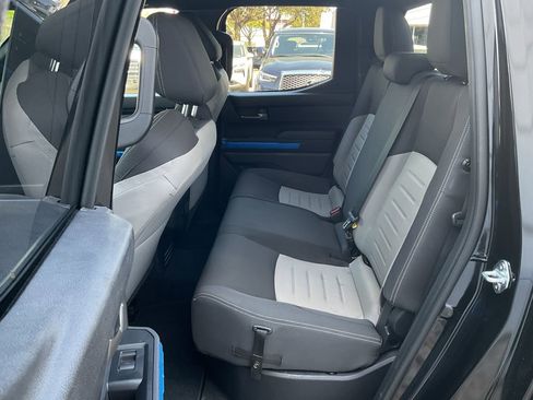 Used 2025 Toyota Tacoma TRD Off-Road image 16