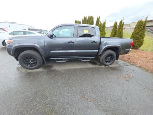 Used 2020 Toyota Tacoma SR5 image 2