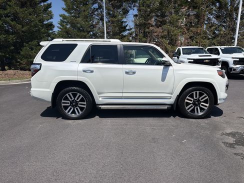 Used 2021 Toyota 4Runner Limited AWD/4WD image 11