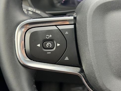 Used 2026 Volvo XC40 B5 Plus AWD/4WD image 17