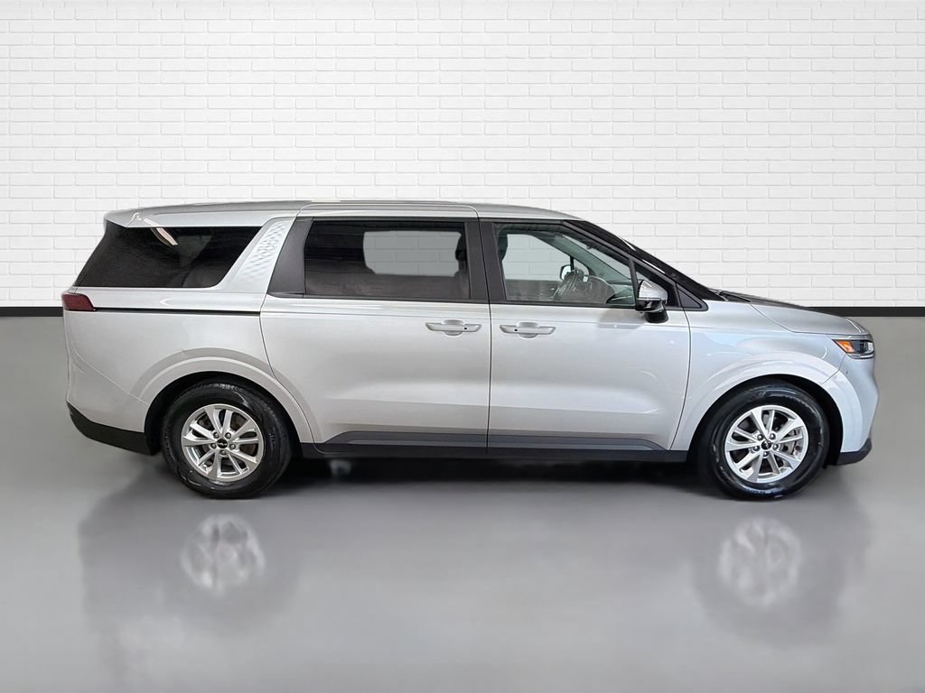Used 2022 Kia Carnival LX FWD image 10