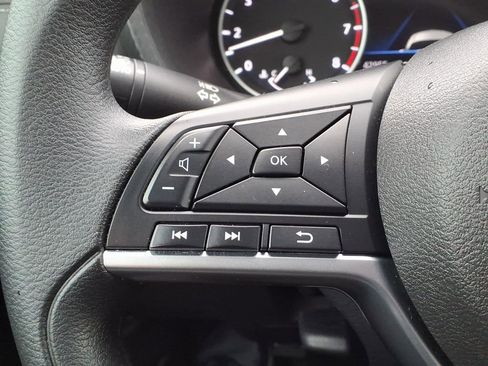Used 2024 Nissan Sentra SV FWD image 26