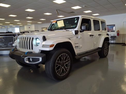 Certified 2023 Jeep Wrangler Unlimited Sahara w/ Cold Weather Group AWD/4WD image 3
