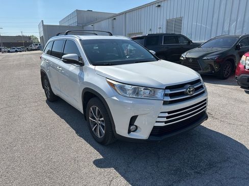 Used 2017 Toyota Highlander XLE image 7