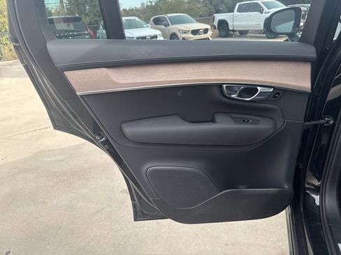 Certified 2025 Volvo XC90 B6 Plus image 18