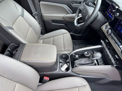 Certified 2025 Chevrolet Colorado ZR2 w/ Technology Package image 26