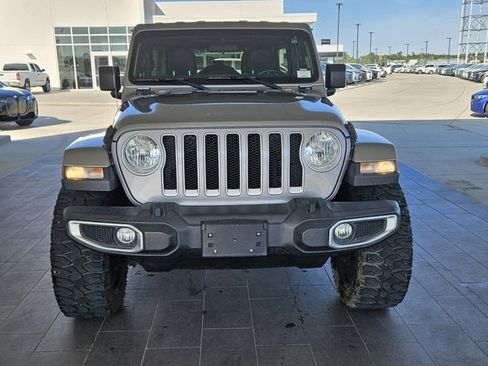 Used 2019 Jeep Wrangler Unlimited Sahara image 3