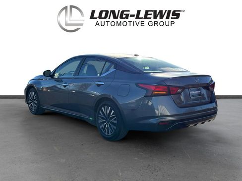 Used 2024 Nissan Altima 2.5 SV image 4