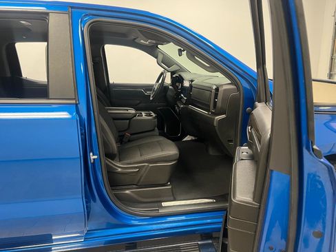 Used 2024 Chevrolet Silverado 1500 LT AWD/4WD image 24
