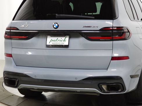 Used 2023 BMW X7 xDrive40i w/ M Sport Package AWD/4WD image 8