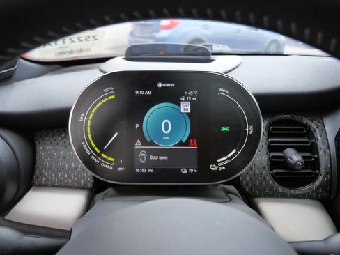 Used 2023 MINI Cooper SE image 15